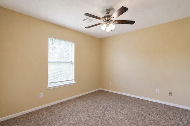 Building Photo - 24106 Broken Bow Ln