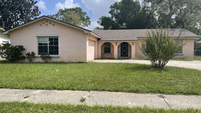 Building Photo - 6073 Shakespeare Dr