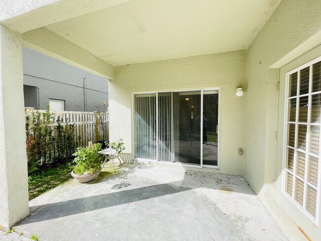 Building Photo - Available now! Charming 4-bedroom, 2.5-bathroom pet friendly home!!