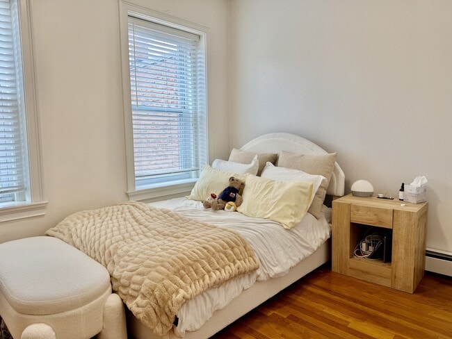 Building Photo - 90 W Cedar St