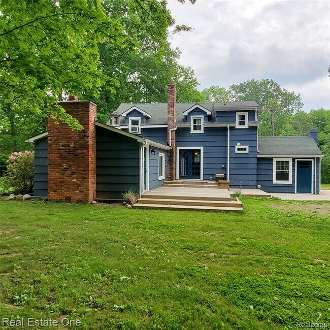Building Photo - 249 W Buell Rd