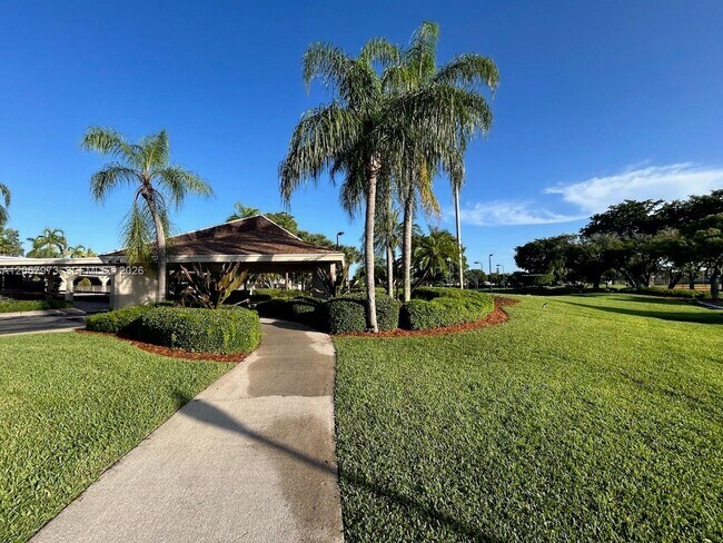 Building Photo - 15428 SW 50th Terrace