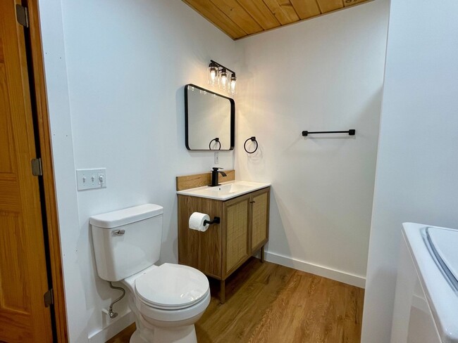 Building Photo - Charming 3BR House in Granville