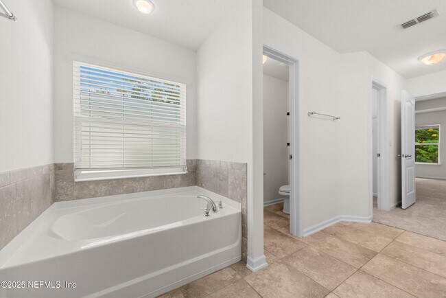 Building Photo - 11597 Paceys Pond Cir