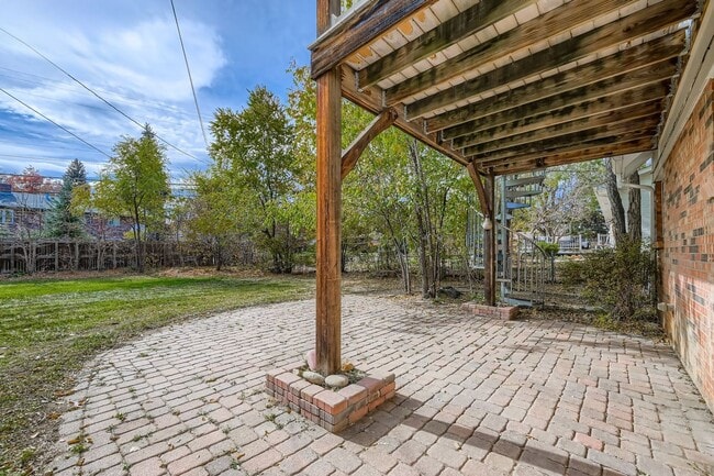 Building Photo - 4660 Sioux Dr