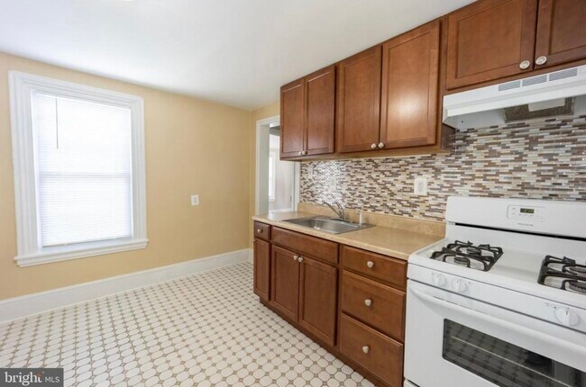 Building Photo - 328 Ridley Ave