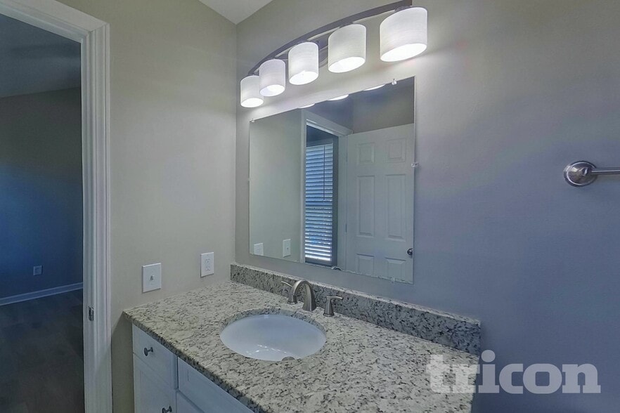 Building Photo - 599 Schrader Farm Dr