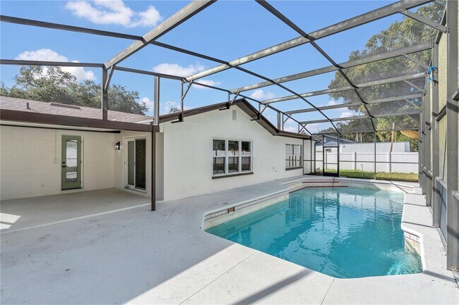 Building Photo - 1985 Japonica Rd