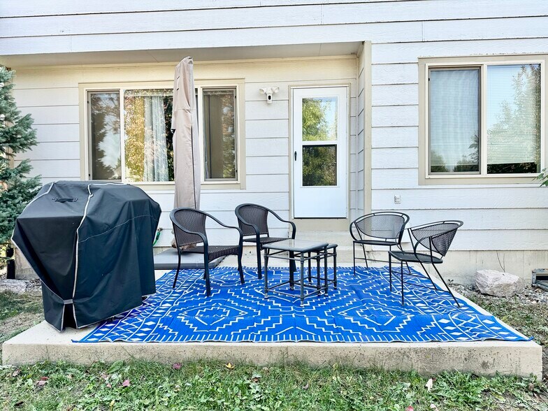 Building Photo - 2130 Silkwood Dr