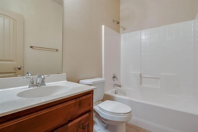 Building Photo - 3237 Buckthorn Ln