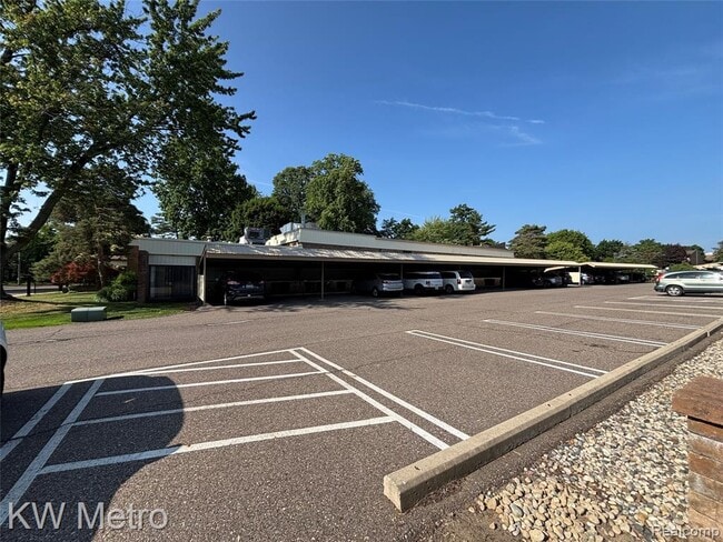 Building Photo - 18236 University Park Dr