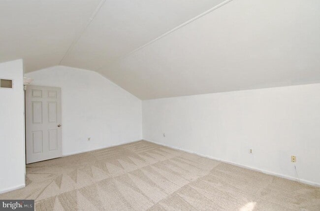 Building Photo - 122 Wheatsheaf Ln