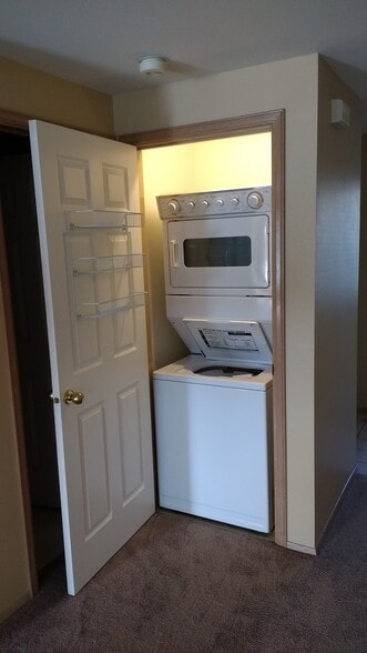Full-Size Washer/Dryer - 1127 Wheaton Way, C-1