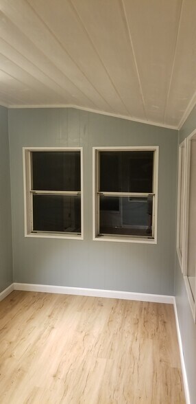 3 Season Porch - 21 Charles St