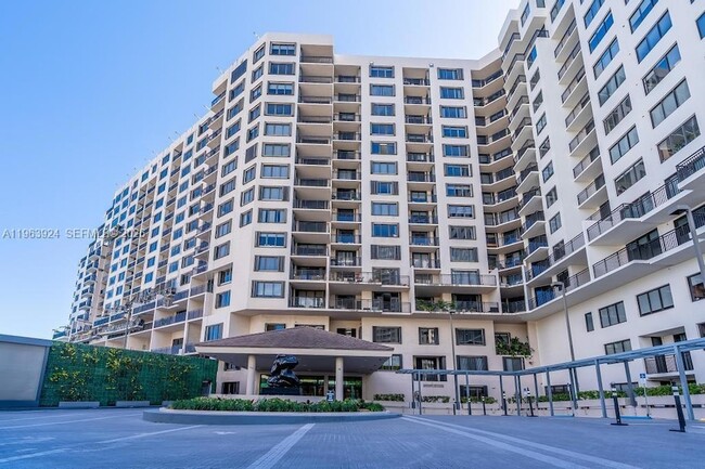 Building Photo - 540 Brickell Key Dr