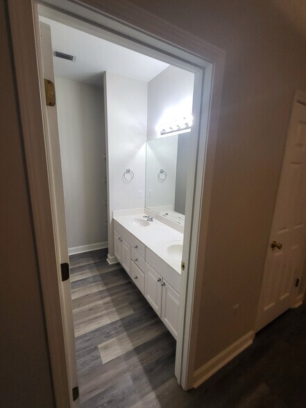 Building Photo - 101 Trista Terrace Ct