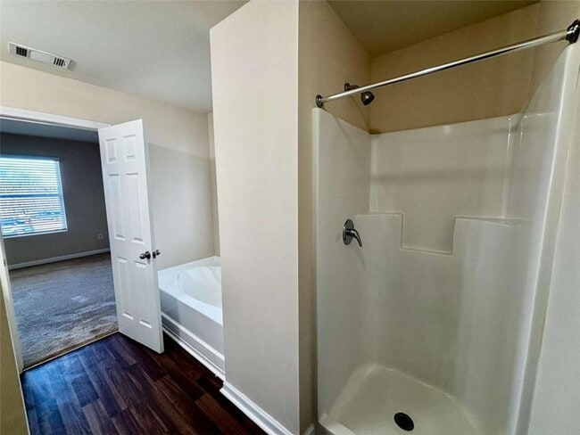 Building Photo - 637 Carlton Pointe Dr