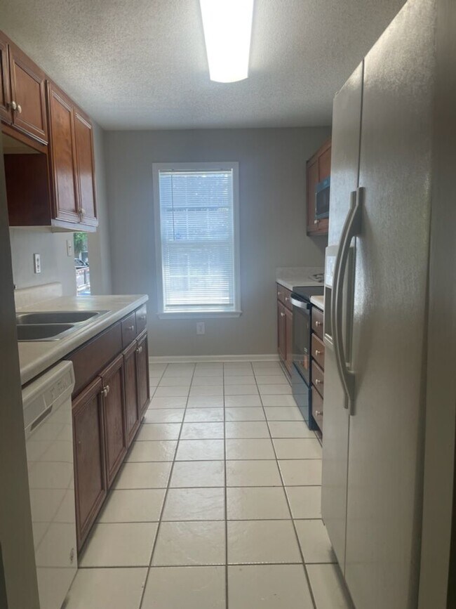 Building Photo - 203 Kitts Dr