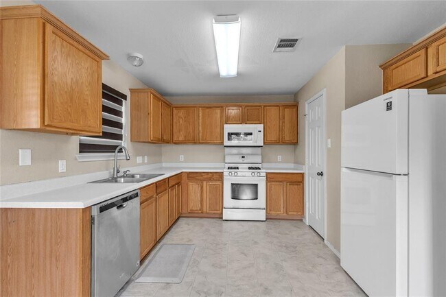 Building Photo - 3730 Castle Rock Dr