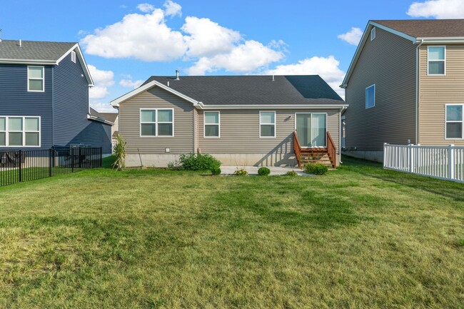 Building Photo - Charming 3-Bedroom Home