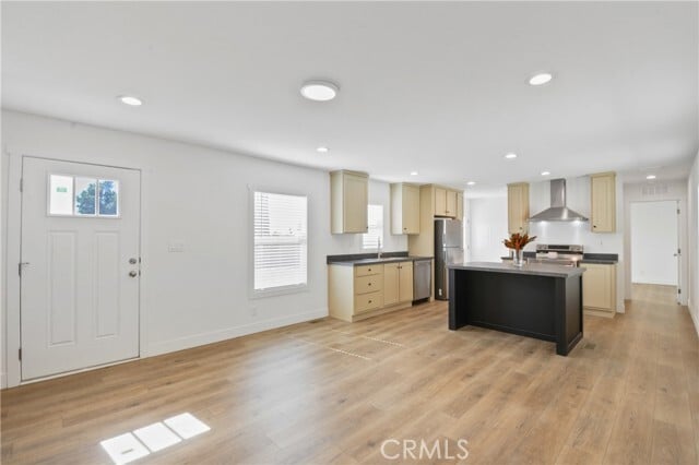 Building Photo - 8457 Hemlock Ave