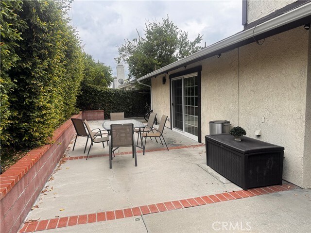 Building Photo - 925 Royal Oaks Dr