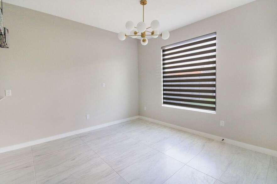 Building Photo - 2229 Corales St