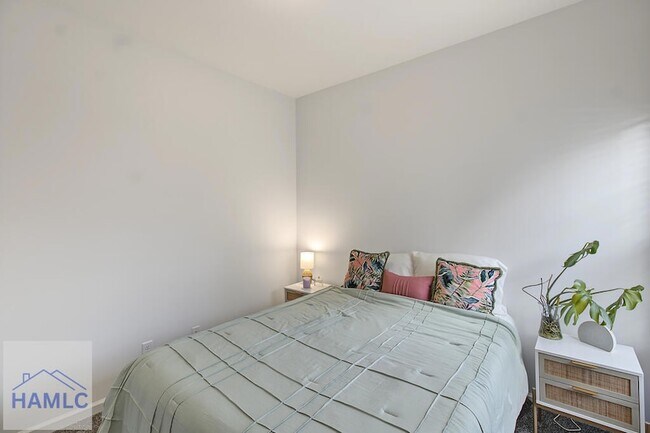 Building Photo - 163 Alcove Ct