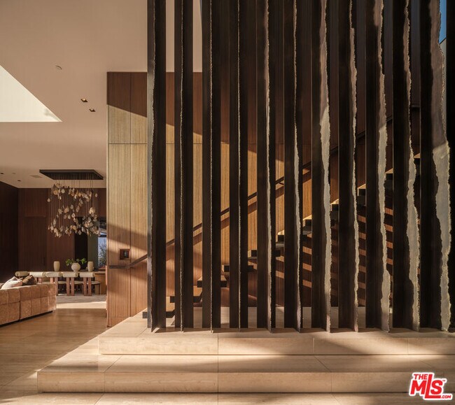 Building Photo - 1305 Collingwood Pl