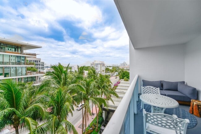 Building Photo - 2301 Collins Ave