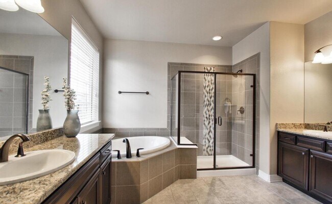 Building Photo - 1631 W 137th Ave