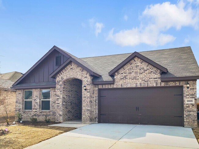 Building Photo - 10008 Ginkgo Ln