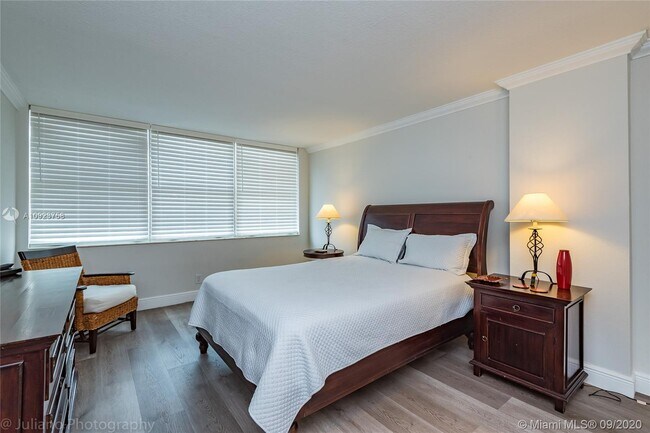 Building Photo - 2101 S Ocean Dr