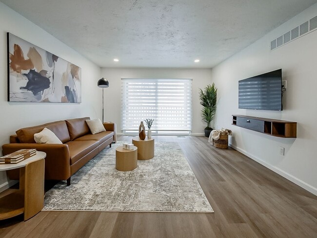 Building Photo - Luxury Living at Z on Plymouth – 1,000 SF Two-Bedroom Residence