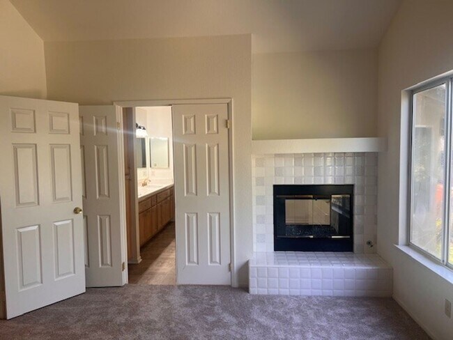 Building Photo - Exceptional Viborg Estates Home Near Downtown Solvang