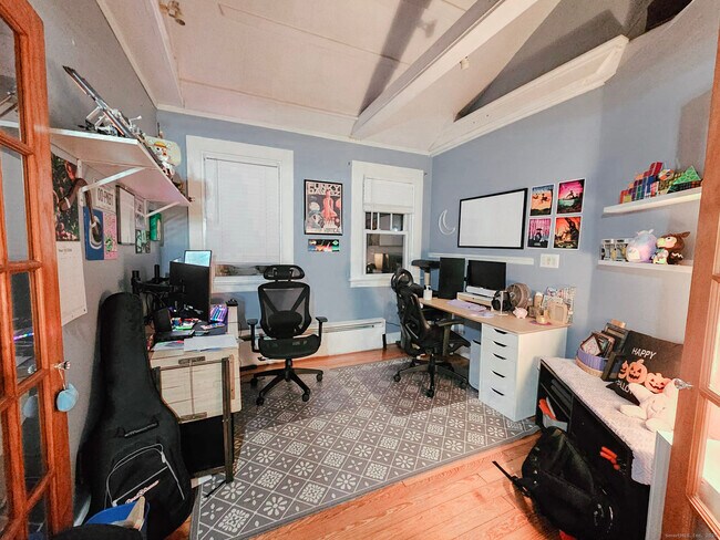 Building Photo - 204 Broad St