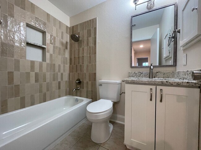 Building Photo - Fully remodeled 3 bedroom duplex for rent in Euless!