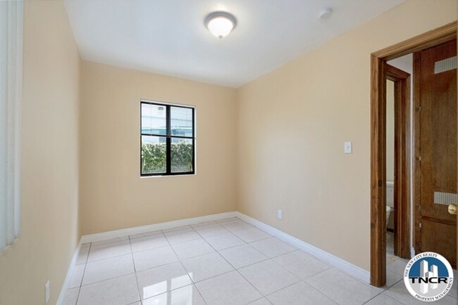 Building Photo - Delightful 4 Bedroom | 2 Bath