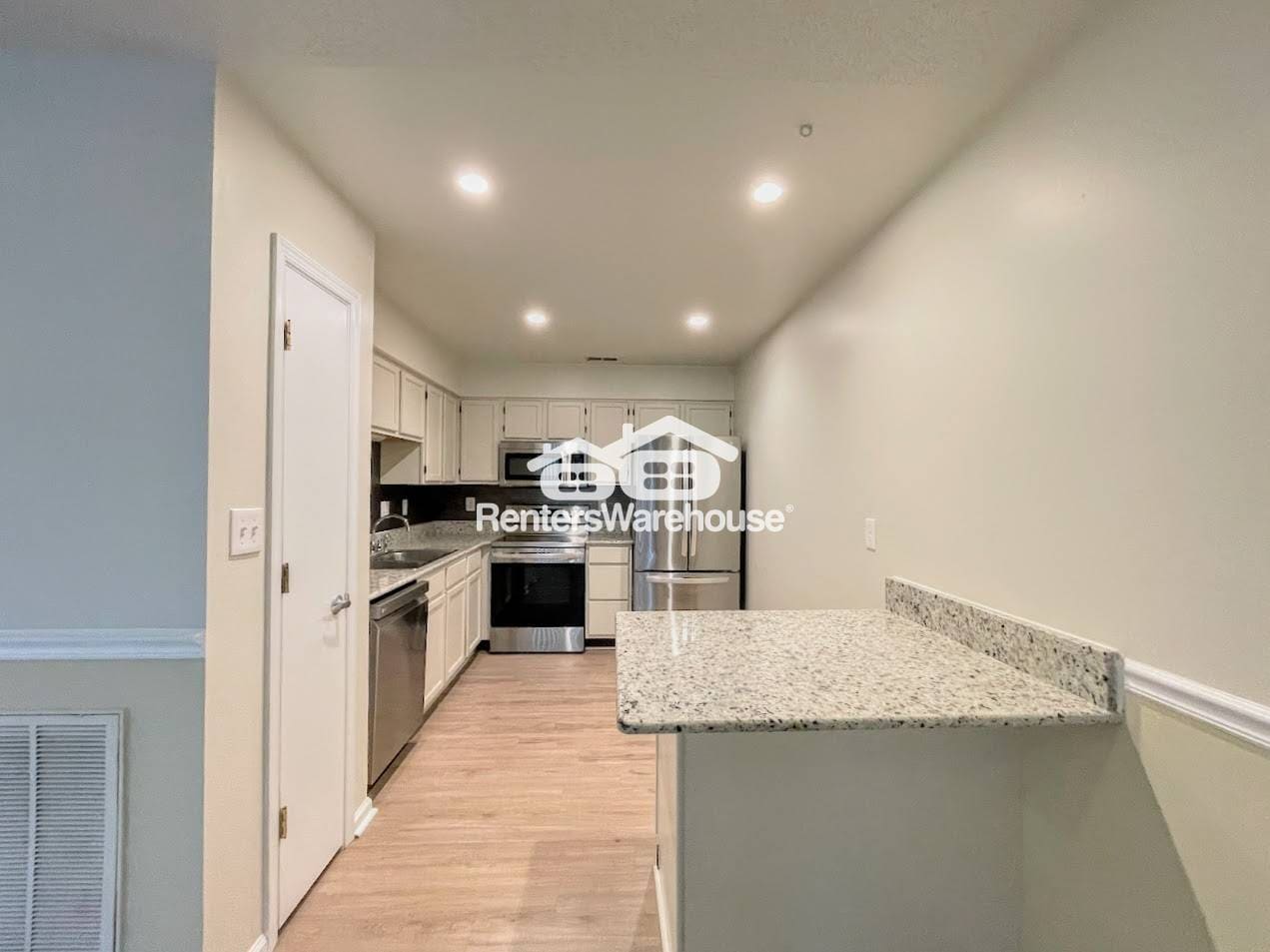 Building Photo - 1305 Quail C