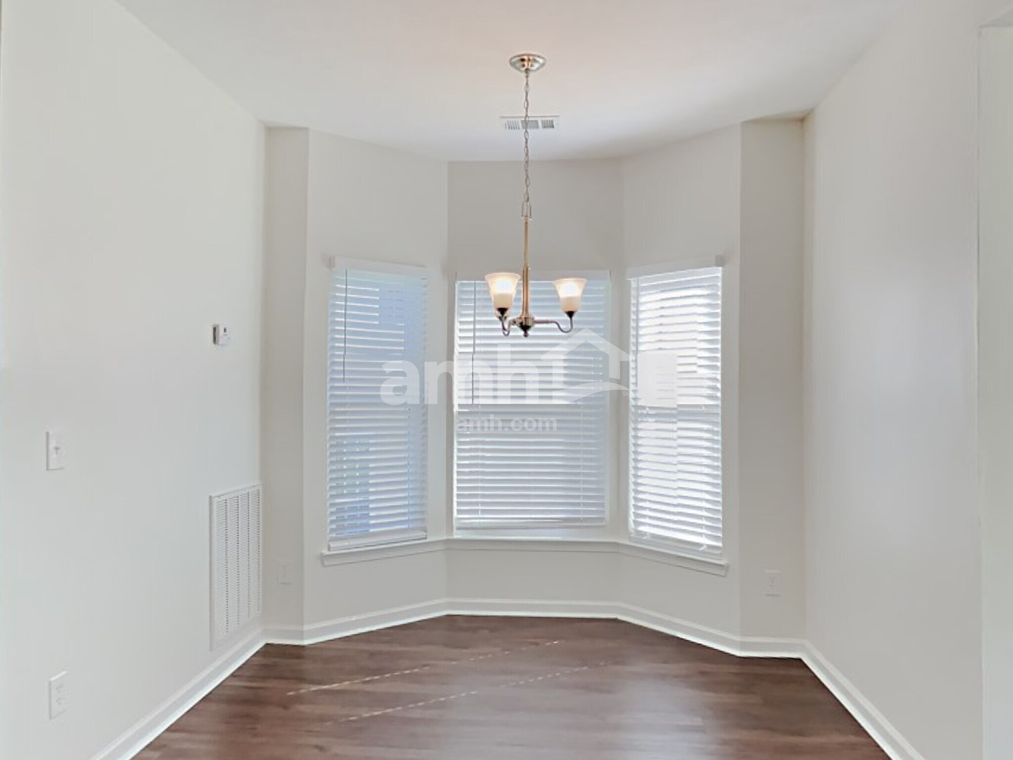 Building Photo - 1668 Comanche Run
