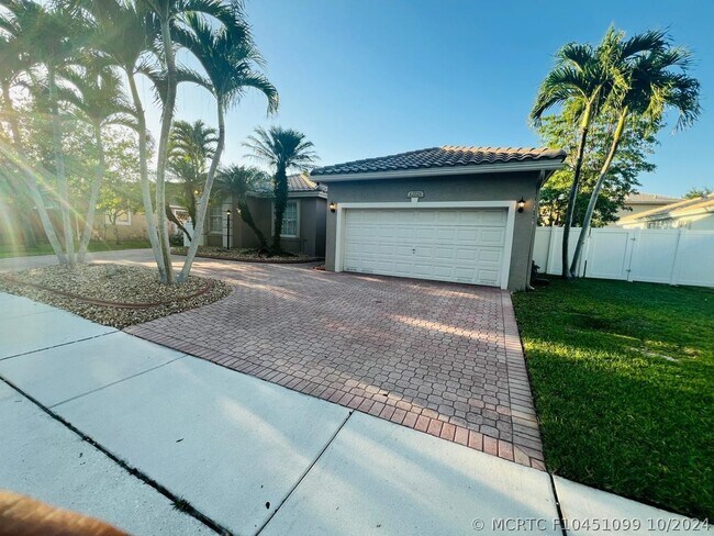 Building Photo - 12725 NW 18th Ct
