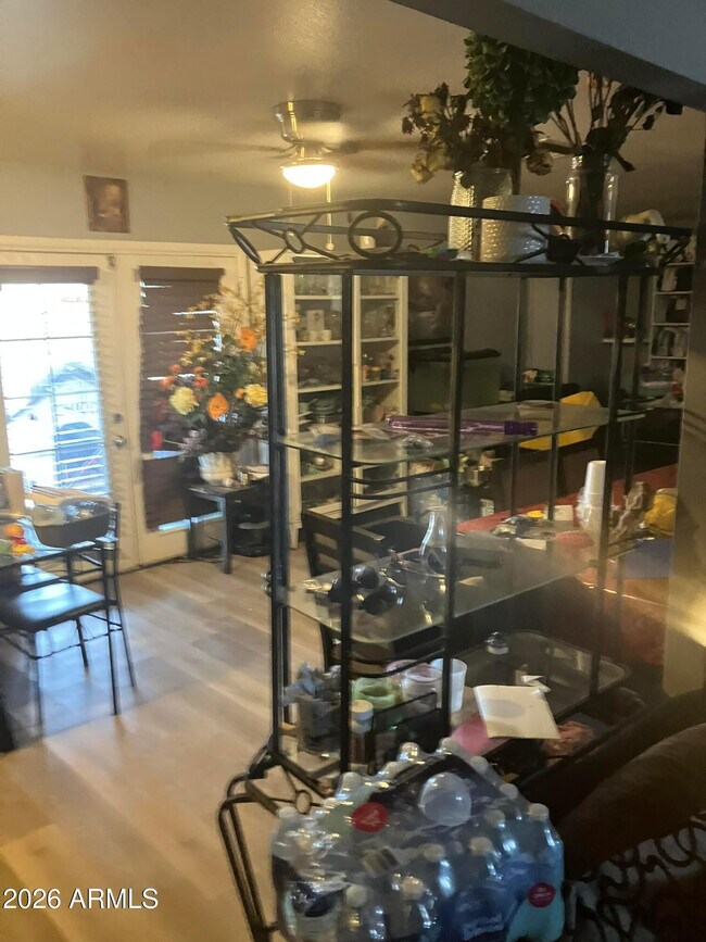 Building Photo - 4214 W Lewis Ave