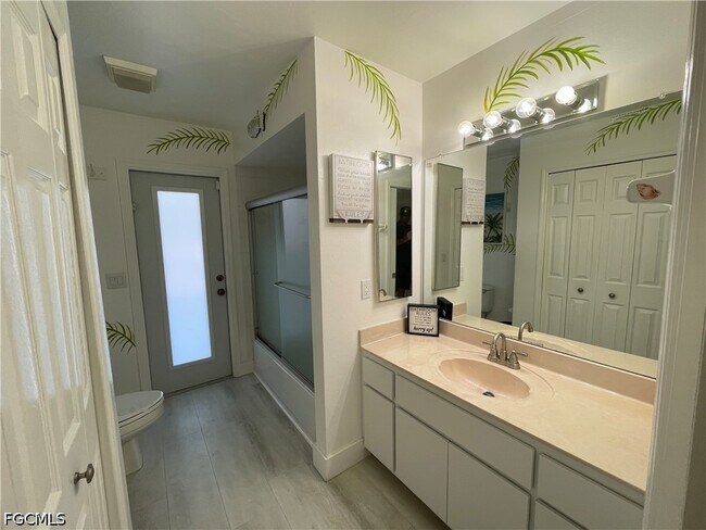 Building Photo - 12196 Matlacha Blvd