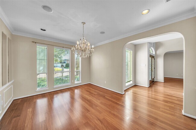 Building Photo - 1423 Meadow Lakes Dr