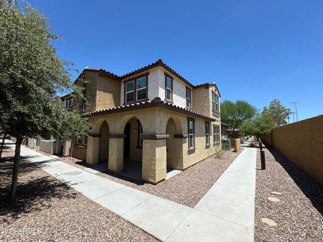 Primary Photo - 6126 S Roosevelt St