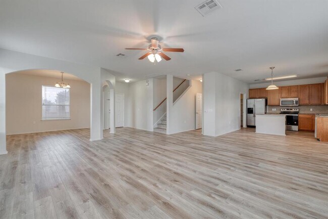 Building Photo - 9104 China Rose Dr