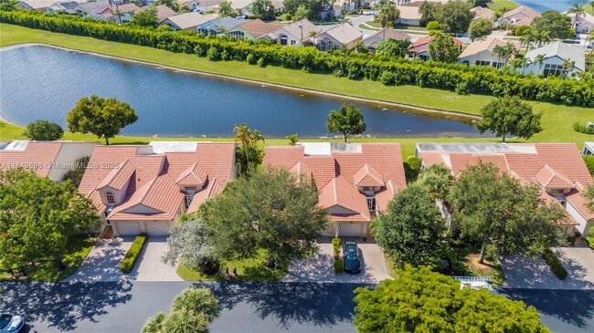 Building Photo - 7821 Silver Lake Dr