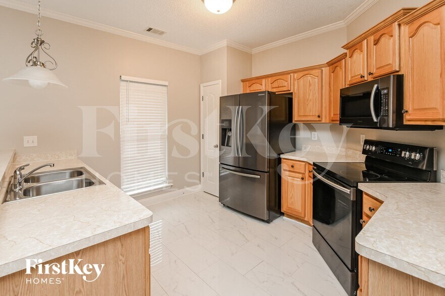 Building Photo - 8610 Taybrook Dr