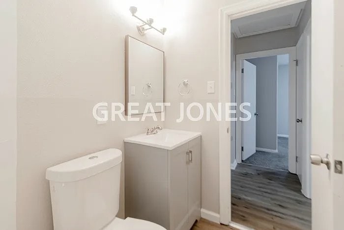 Building Photo - 2422 Wieck Dr