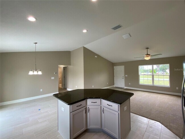 Building Photo - 14843 SW 48th Ave